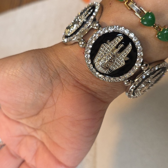 Silver and Black Enamel Egyptian Pharoah Stretch Bracelet - Picture 8 of 10